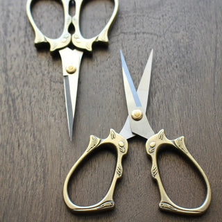 squirrel embroidery scissors with blade open