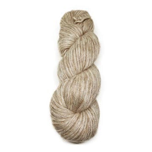 a hank of Illimani Amelie yarn in Sand