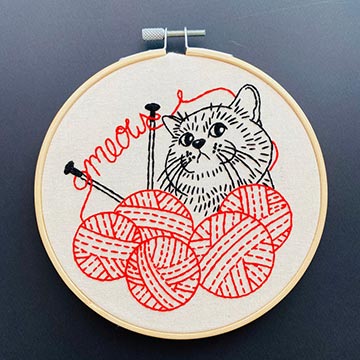 Embroider Kit with a kitten knitting from balls of yarn