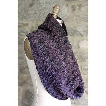 image of cabled cowl