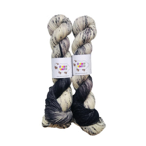 Ryan Yarn Plump DK in The Magician