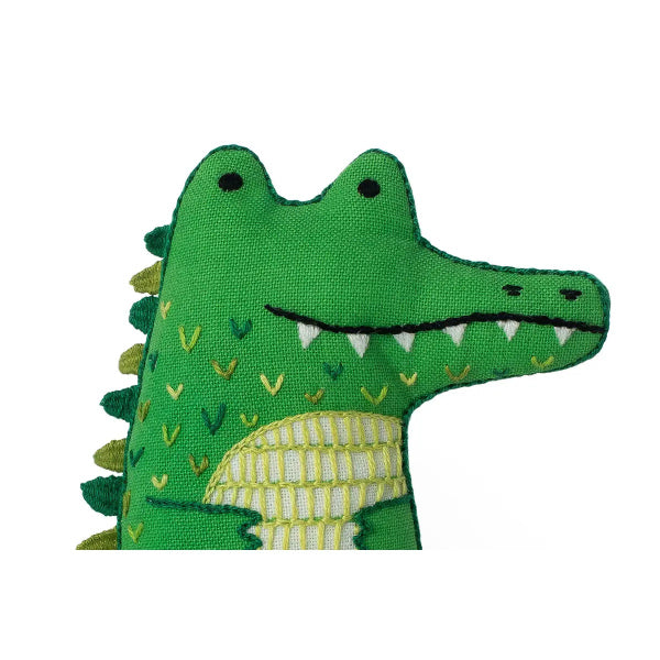 Alligator Embroidery Sewing Kit