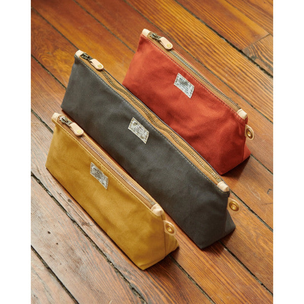 Artifact bag knitting pouches in different colors