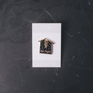 Dropped Stitch Enamel Pin