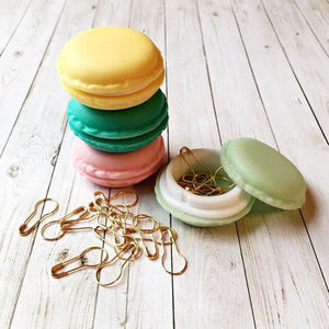 Macaroon cookie box with stitch markers